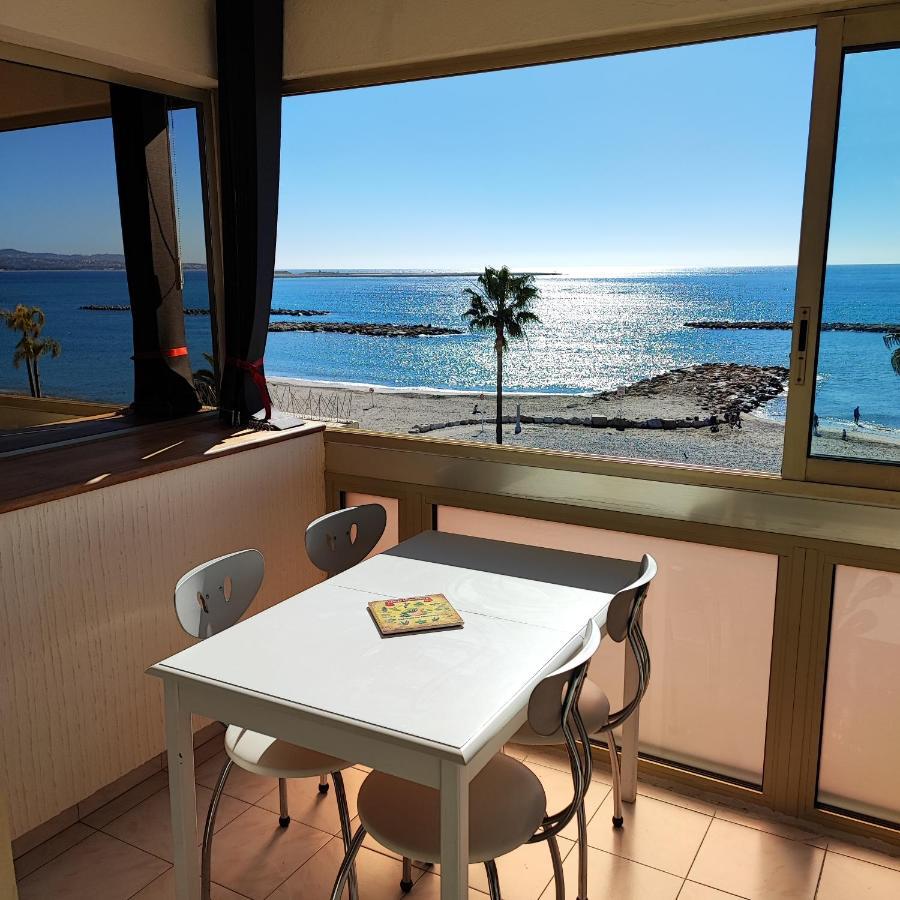 Grand studio bord de mer- accès direct aux plages Saint-Laurent-du-Var Extérieur photo