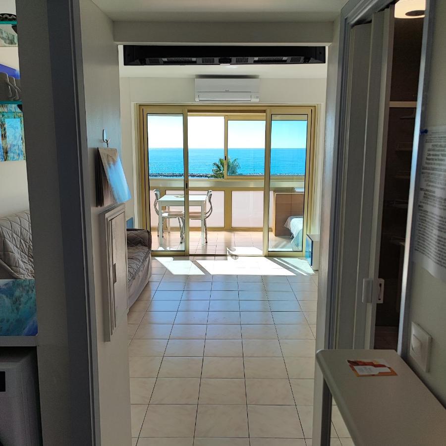 Grand studio bord de mer- accès direct aux plages Saint-Laurent-du-Var Extérieur photo